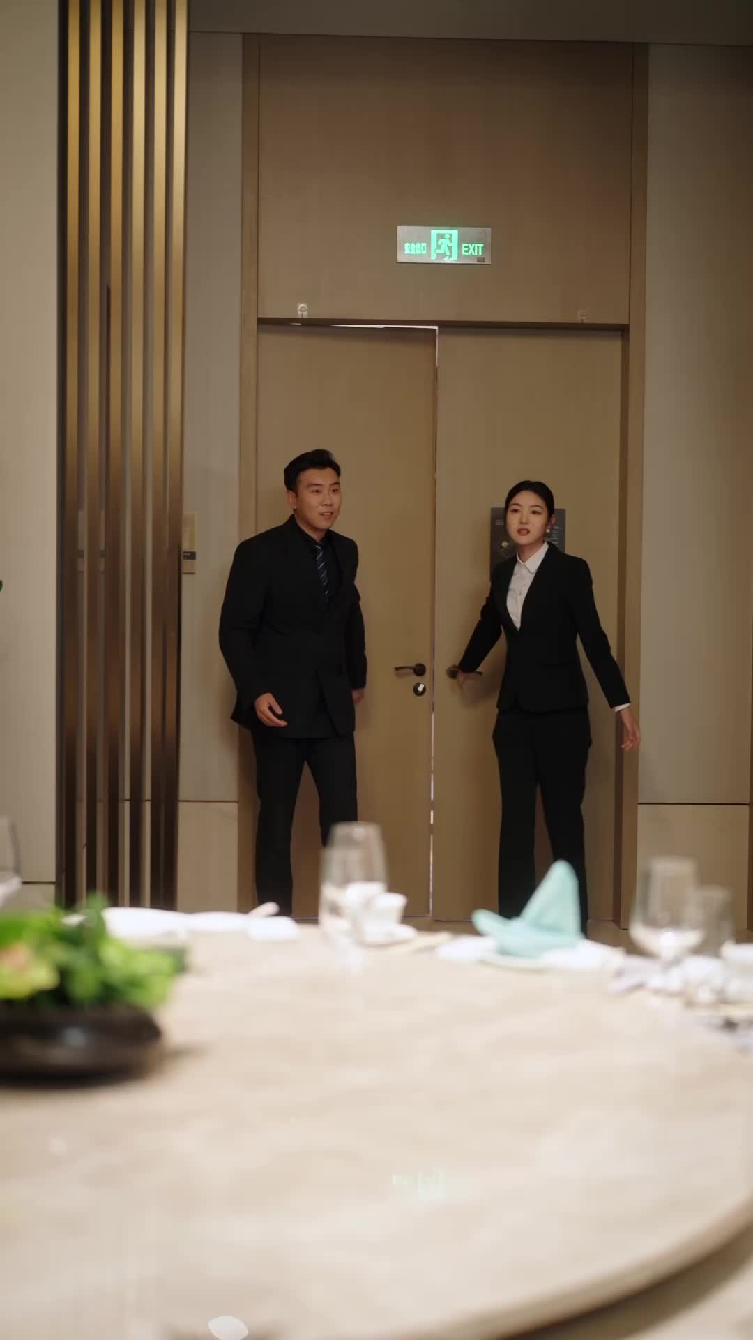 Two Penniless CEOs' Flash Marriage episode 27