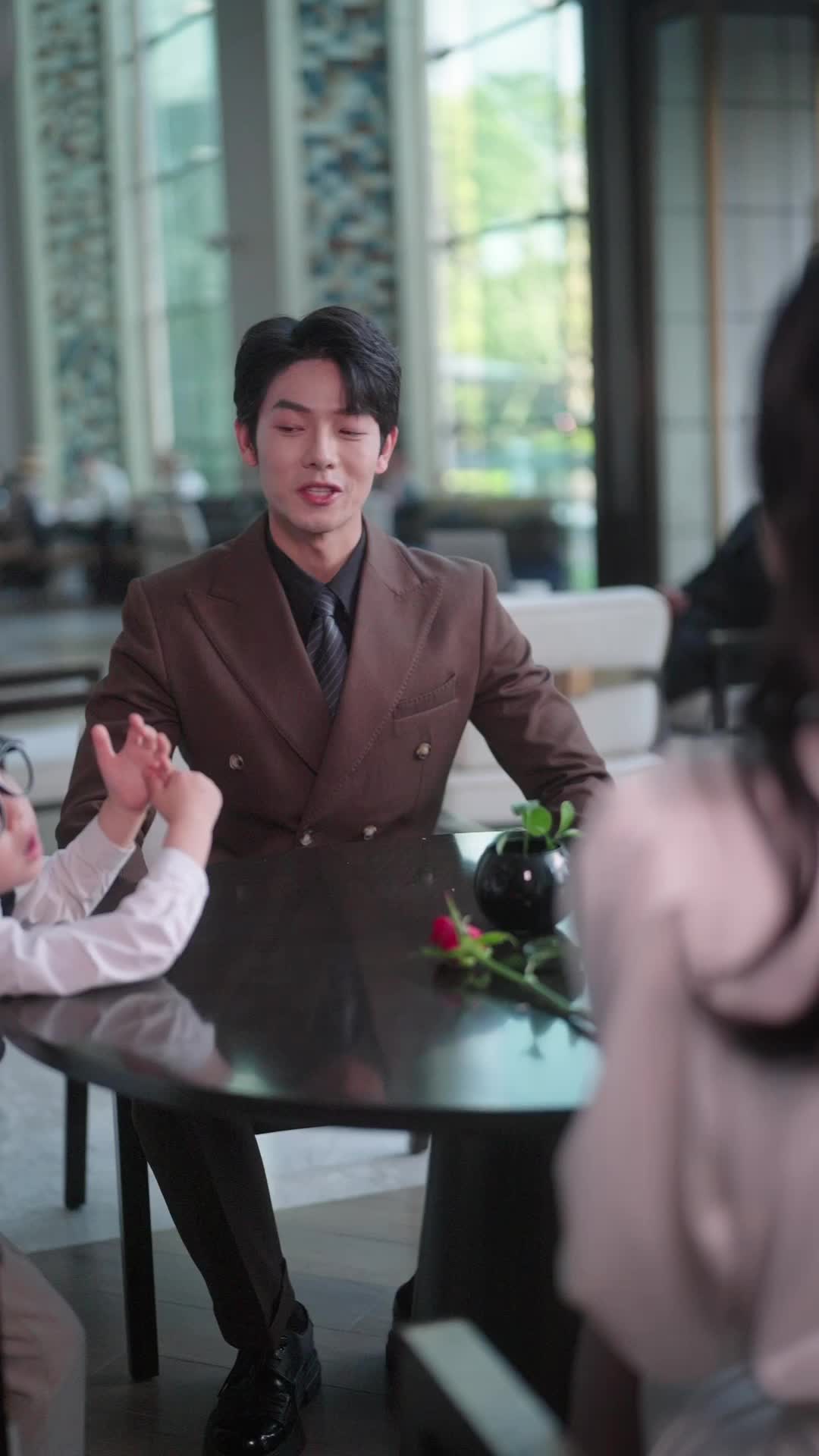 Two Penniless CEOs' Flash Marriage episode 5