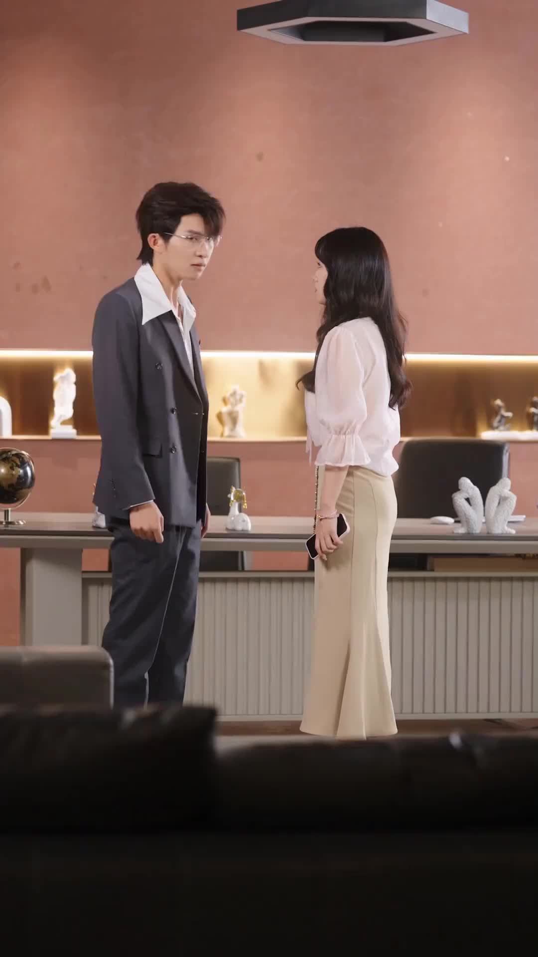 The Waiter I Married is a Big Shot episode 48